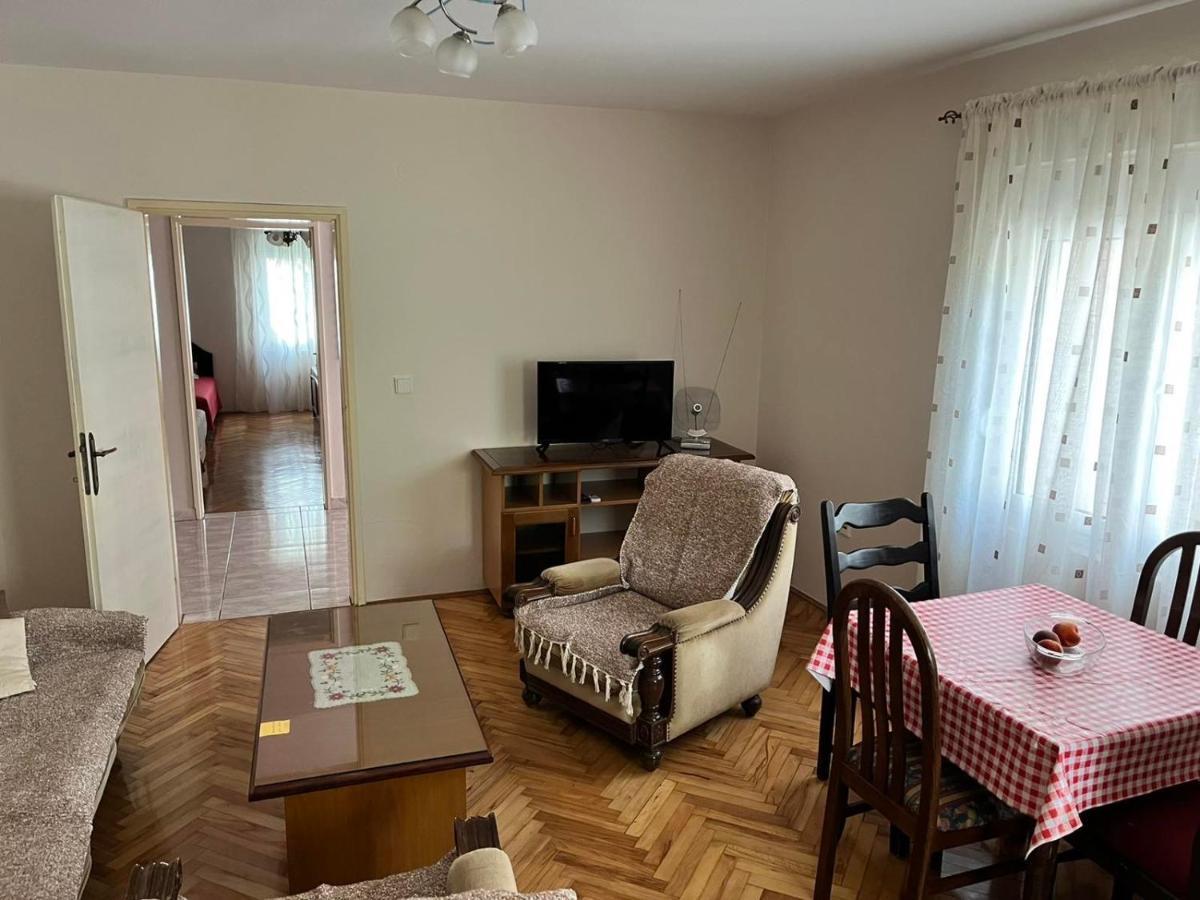 Gorica Hill Apartment พอดโกริกา ภายนอก รูปภาพ