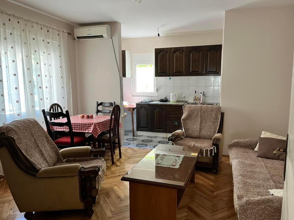 Gorica Hill Apartment พอดโกริกา ภายนอก รูปภาพ